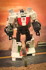 Transformers Earthrise Wheeljack Deluxe Siege War For Cybertron