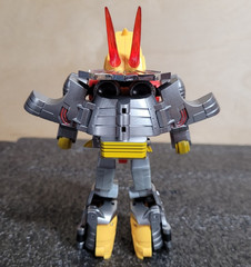 DX9 War in Pocket set of 3 figures – Rager missing leg