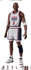 Medicom Toy MAFEX No. 132 – Michael Jordan (1992 Team USA) Collectible Figure