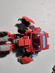 Transformers Universe Classics Ironhide Deluxe Class Action Figure
