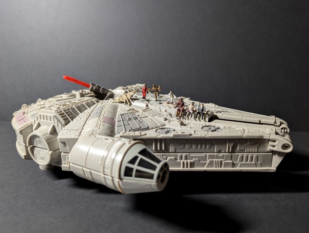 Millenium Falcon Star Wars Playset 15″ X 11″ Toy, Figures 1995 Galoob