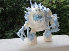 Disney Frozen Blue White Marshmallow Ice Monster Spikes Snowman Toy Figure 4″