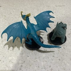 DreamWorks How to Train Your Dragon bottle topper (2) 3.5in NEW / UNOPENED
