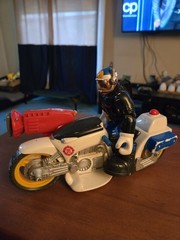 Galoob Plastic Action Figure w/ Motorcycle Vehicle, Multicolor