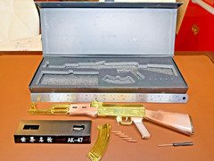 1:2 scale Alloy Army AK-47 Rifle Shell Eject Toy Gun Rose Gold edition AKM Rare