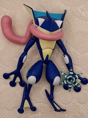 Jazwares Pokémon Super-Articulated Greninja 2021 Action Figure 6” Toy With Stand