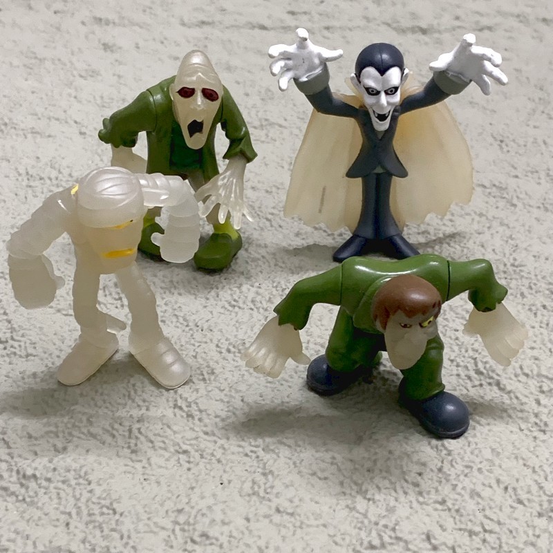 4PCS Scooby Doo Monster Glow in Dark Mummy Zombie Crepper Dracula 2.5” Figures