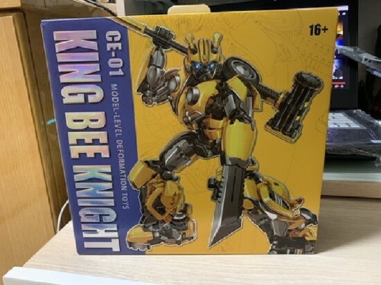 In Stock New Transforms Cyber Era CE-01 Knight Bee Oversized TC-02 Figure Toy