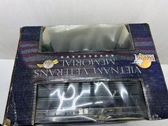 2000 The Ultimate Solder CP33669 Vietman Veterans Memorial Figure Se