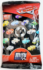 NEW Mattel FBG95 METALLIC TIM TREADLESS #16 Disney Pixar Cars Mini Racer Diecast