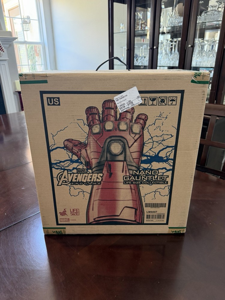 Hot Toys Iron Man Nano Infinity Gauntlet 1/1 Life Size LMS-007 Brand New