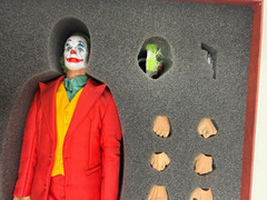 MToys Joaquin Phoenix Joker Casual Version 1/6 Scale Figure