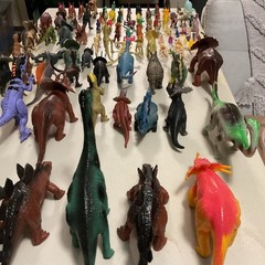 Huge Dinosaur Lot Of 100 Assorted Brands Sizes Types Skeletons Plastic, Rubber