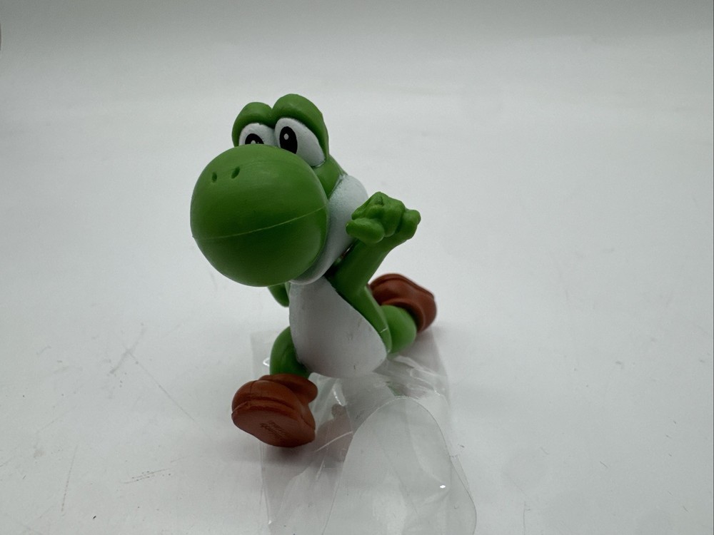 Nintendo Super Mario 2008 Yoshi 2″ Mini Figure Solid Running Cake Topper