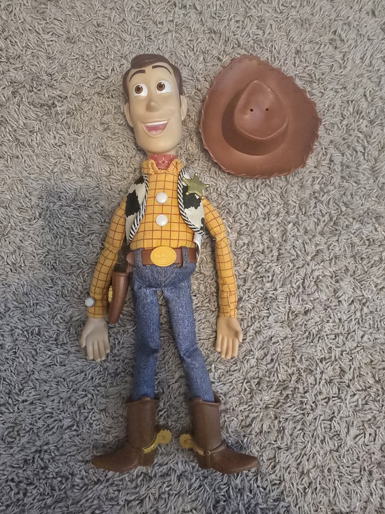 Thinkway Toy Story Lots O Laughs Woody Pull String Stomach Giggle w/Hat
