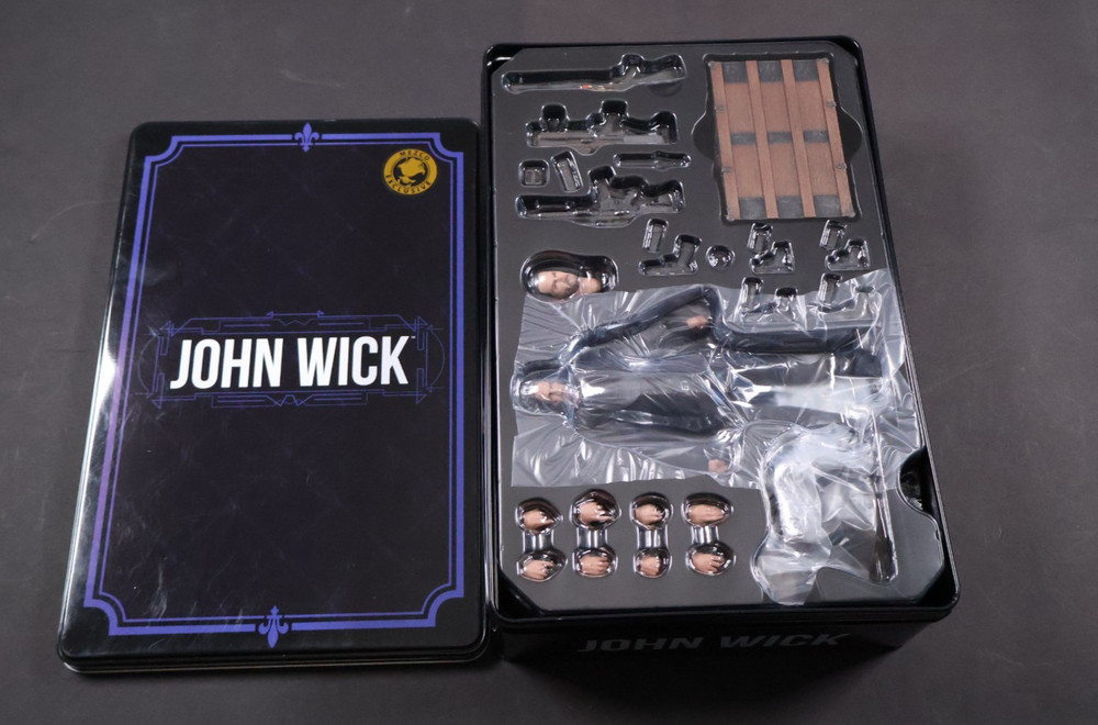 Mezco John Wick 1/12 Scale Figure in Box Unopened with Accessories 2019