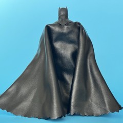 Mezco One:12 Collective Batman v Superman Batman Figure Wired Cape BvS 1:12