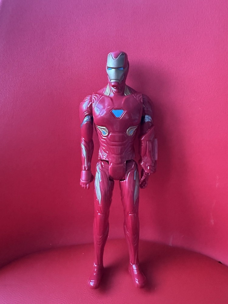 Hasbro Marvel Iron Man Red Plastic Action Figure 2018 2010-2019