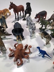 Lot 29 Assorted Hard Plastic Dino Farm Zoo Animal Figures Toys Action Figures
