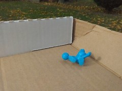 RARE OFFICIAL 1983 PEYO BLUE SMURF WITH SOCCER BALL MINI MICRO FIGURE TOY