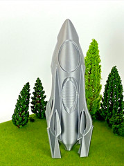 Futuristic Spaceship 6″ Tall – 3D Printed HO Scale, Shinny Metallic Appearance