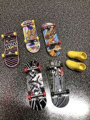 Fingerboard Tech Deck Hot Wheels Lot Of 5 Complete Boards Tony Hawk 1 Pair Shoes
