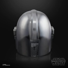 Hasbro Star Wars: The Black Series – The Mandalorian Premium Electronic Helmet