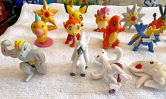 Lot of 20 – Pokémon PK China 1-3/4”- 2” Mini Figures variety