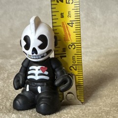 Kidrobot Super Mini Keychain Series 3 CHASE SKULLY Super Rare OG ORIGINAL /100