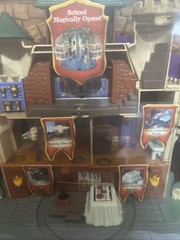 Harry Potter Hogwarts School Deluxe Electronic Playset Mattel 2001 NIB