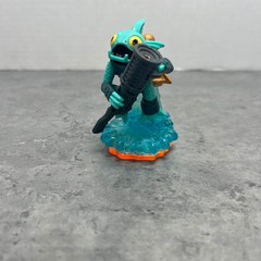 Skylanders Spyro’s Adventure Gill Grunt Water Element Figure w Weapon Toy READ
