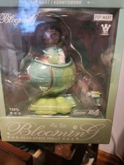 MEGA SPACE MOLLY 100% Blooming-Hoa Sen Lotus (Vietnam Exclusive)