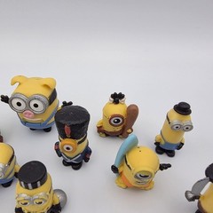 17 Despicable Me Minions Mixed Lot Set Mini Figures Plastic Rubber Yellow Blue