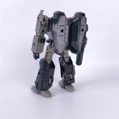Transformers Megatron Netflix Voyager Class With Cannon