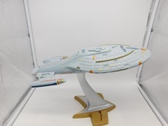STAR TREK VOYAGER U.S.S. Voyager NCC-74656 Playmates 1995