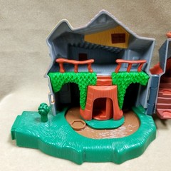 2001 Mattel World of Hogwarts Harry Potter Weasley House Playset + Figures