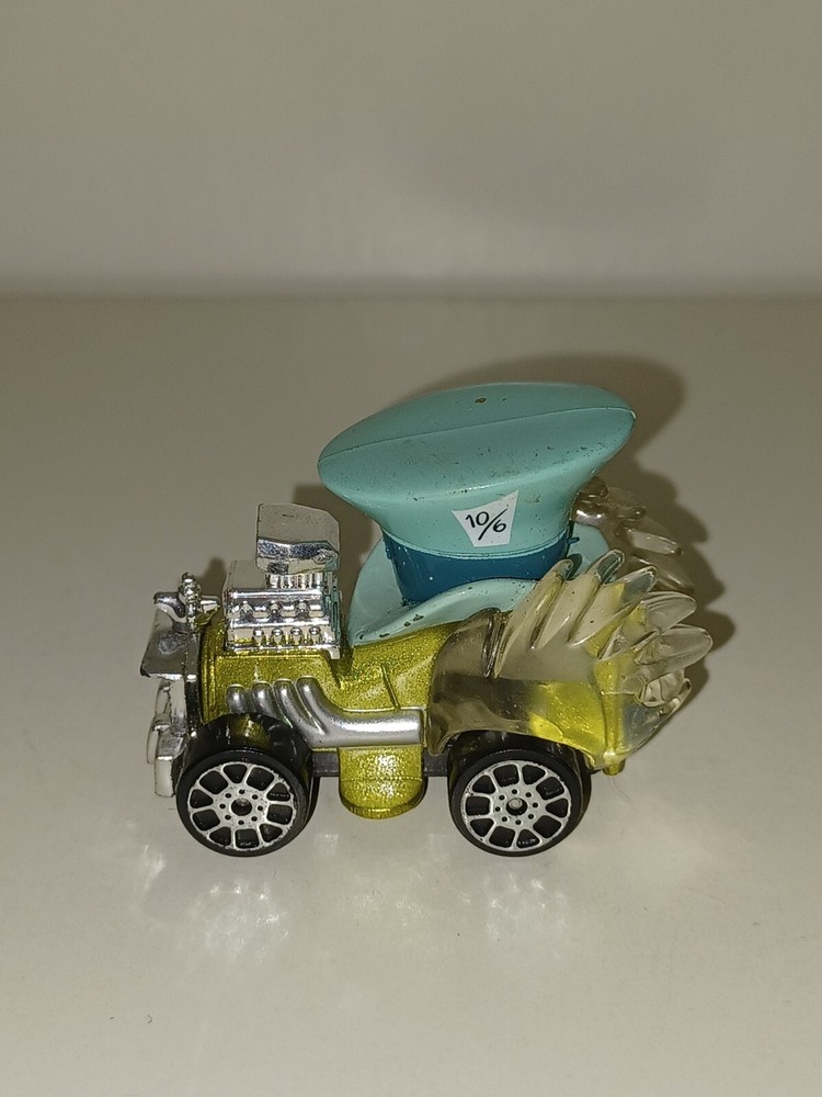 Disney Store Racers Alice in Wonderland Mad Hatter Die Cast Car Hot Rod Rare