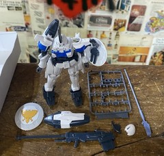 Vintage 1996 Tallgeese II Gundam Model Kit 1/144 Mobile Suit OZ-00MS2 Bandai