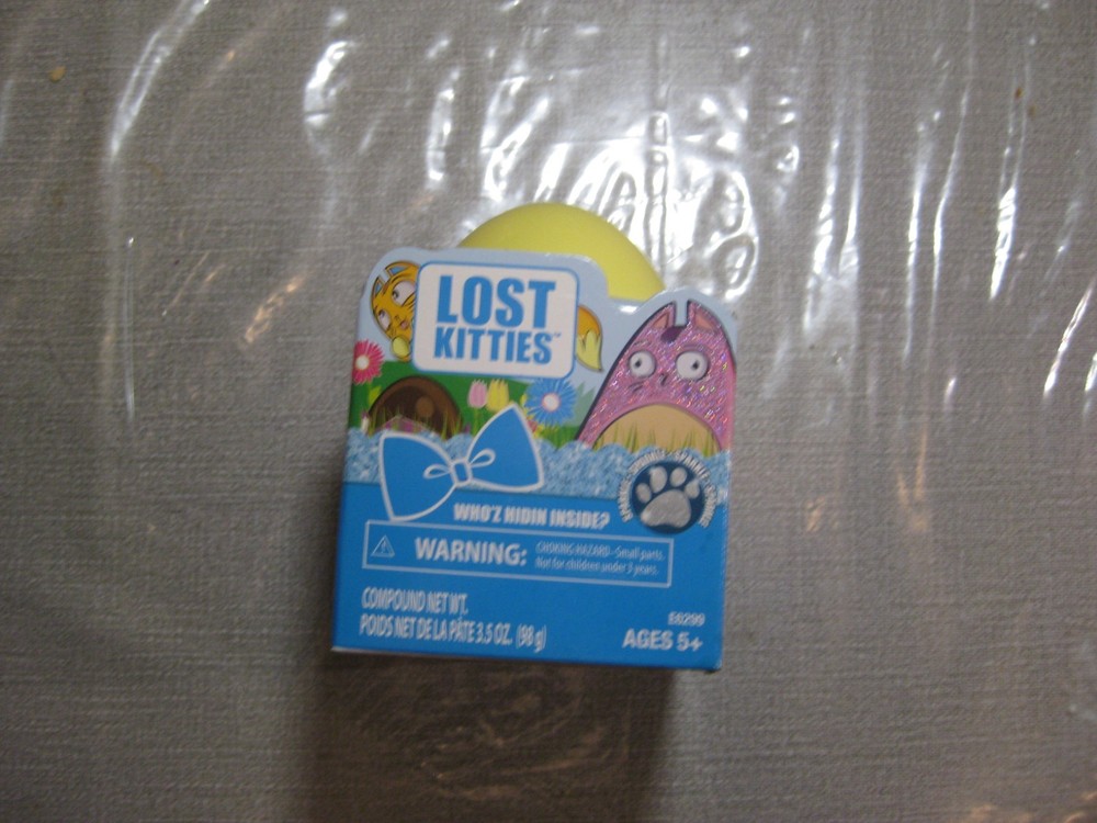 Lost Kitties Who’z Hidin’ Inside? Blind Egg Sparkle