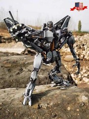 IN US _Transformation T-10 Oversized Starscream Action Figure/Collectible/Gift