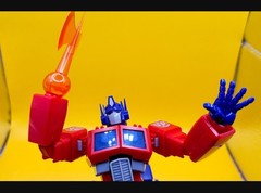 Transformers Optimus Prime Furai Model Kit Flame Toys G1 Version 6-7 Inch Figure