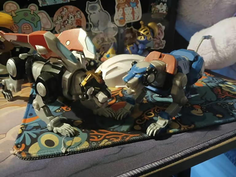 Voltron Legendary Defenders Black & Blue lions *NO PACKAGING*