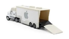 2Pcs Disney Pixar Cars No.84 White Apple Hauler Truck 1:55 Diecast Toys Set Gift