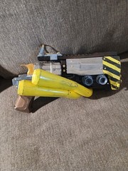 Custom Made Boderlands Duke Gun Non-Firing. Great Display Or Cosplay.