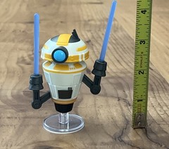 Star Clone Wars JEDI TRAINING DROID Action Figure Lightsaber Fight Robot