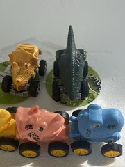 Dinosaur Toy Pull Back Cars, 6 Pack Dino Toys for Kids Ages 3 and Up