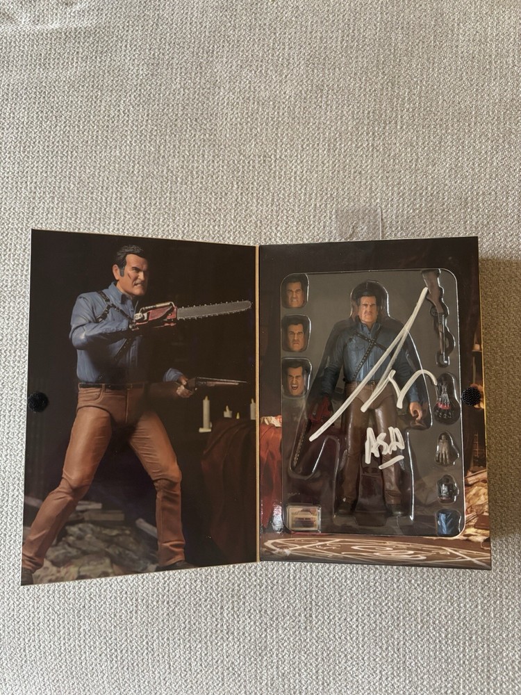 Ash Vs Evil Dead NECA, SIGNED by Bruce Campbell Horror cult Movie Figure