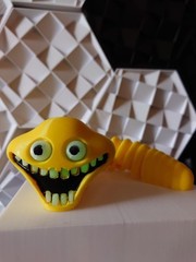 Hungry Worm – glow in the dark