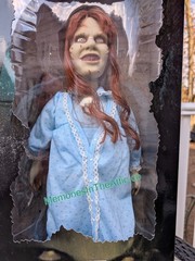 Mezco Toyz The Exorcist Horror Movie Regan MacNeil Serie 18″ Roto Plush Doll NEW
