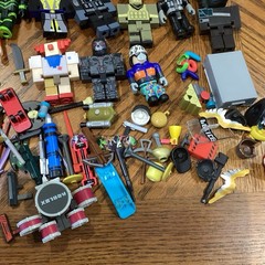 Roblox‎ Mixed Figures Lot Of 26 , Carrying Case And Accessories USED RARE OEM